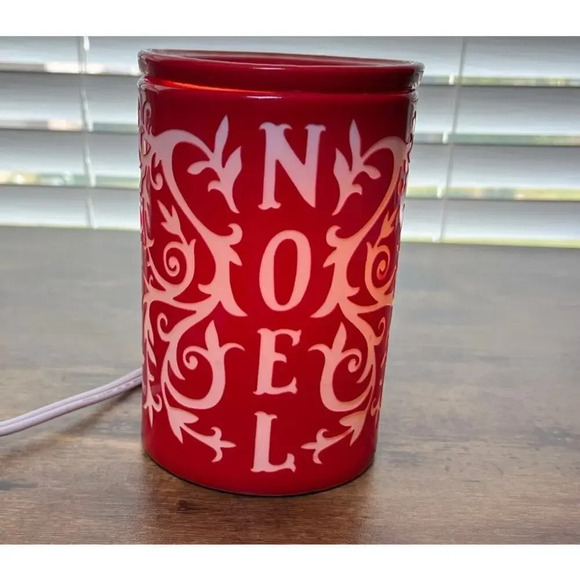 Authentic Scentsy NOEL Red/White Plug-in Wall Candle Warmer - Picture 2 of 13